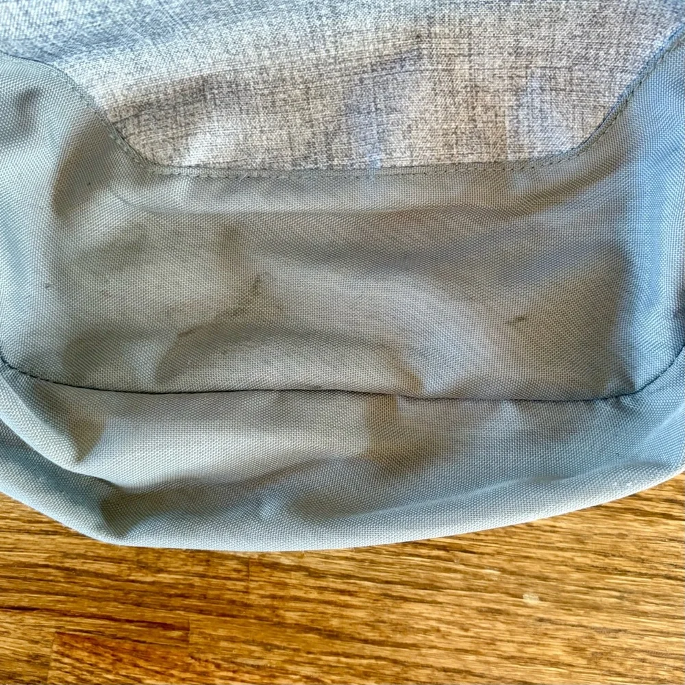High Sierra Swoop SG Backpack, gray, good used condition - Picture 6 of 7